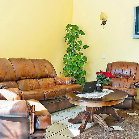 Linovo With Free Parking Hotel Рига Екстериор снимка