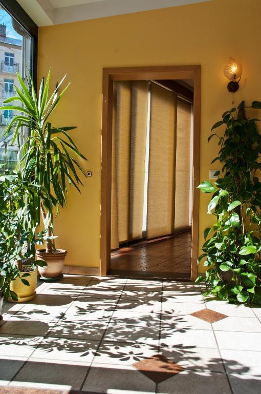 Linovo With Free Parking Hotel Рига Екстериор снимка